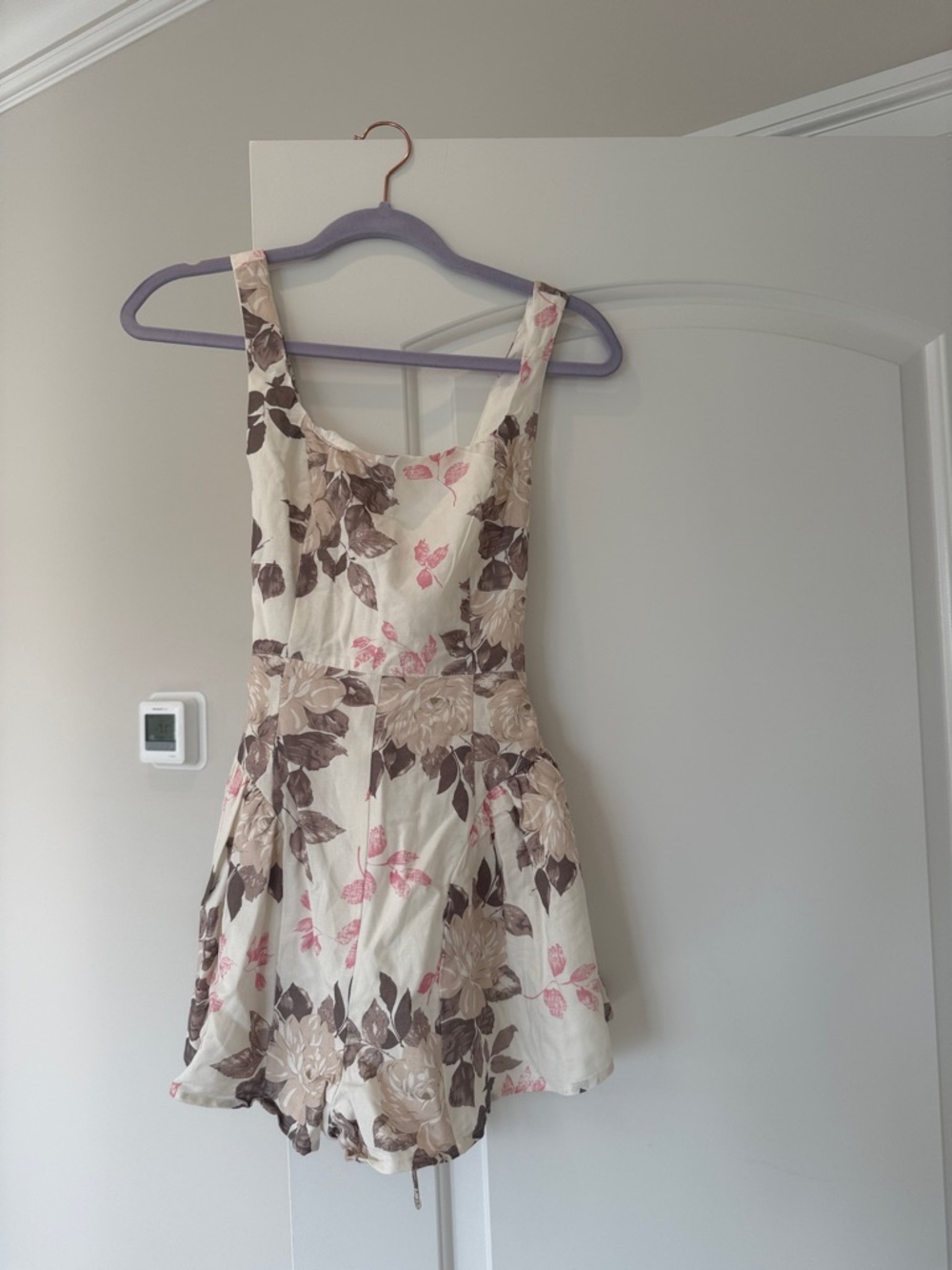 Sleeveless Floral Tie-back Romper in Cream, Brown & Pink